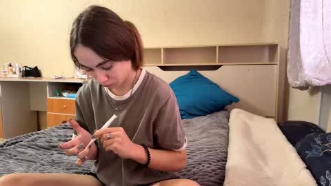 Evie online show from 10/14/25, 09:32