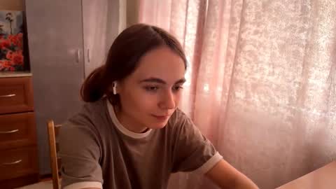 Evie online show from 10/22/25, 09:09
