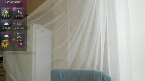 Snapshot of iris_crispy chatting on 04/24/26, 05:26 Iris online show from 04/24/26, 05:26