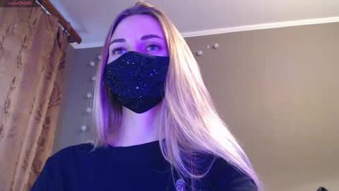 Lily online show from 09/08/25, 04:17