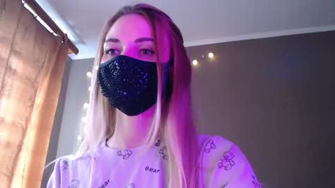 Lily online show from 09/11/25, 03:12