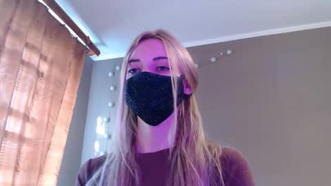 Lily online show from 09/20/25, 02:40