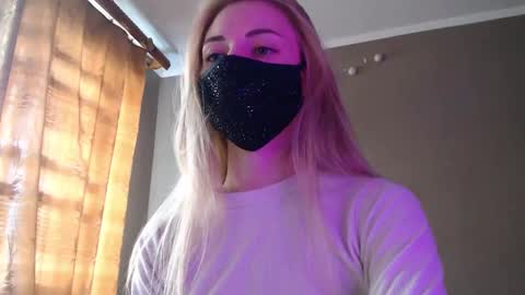 Lily online show from 09/21/25, 11:56