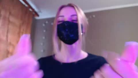 Lily online show from 10/01/25, 03:07