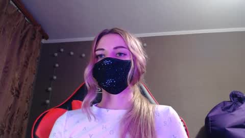 Lily online show from 10/23/25, 03:44