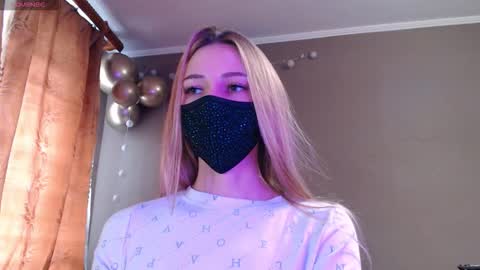 Lily online show from 11/04/25, 01:21