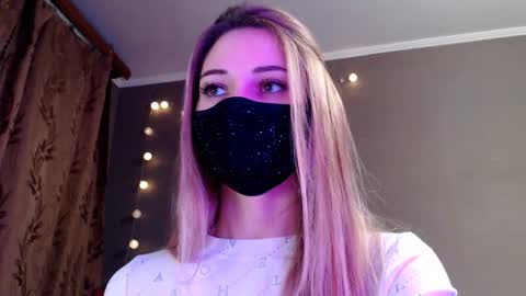 Lily online show from 02/06/26, 03:15