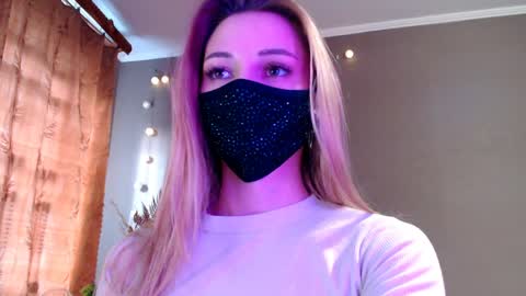 Lily online show from 04/05/26, 04:04