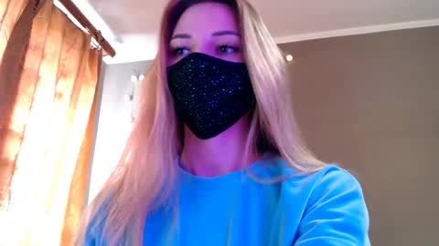 Lily online show from 04/18/26, 02:43