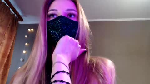 Snapshot of iris_lave chatting on 05/06/26, 04:56 Lily online show from 05/06/26, 04:56