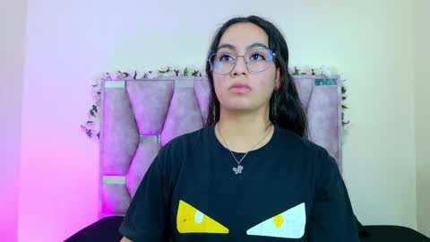 Snapshot of iris_mandarinne chatting on 04/19/26, 06:10 Iris online show from 04/19/26, 06:10