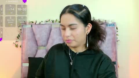 Snapshot of iris_mandarinne chatting on 05/18/26, 05:08 Iris online show from 05/18/26, 05:08