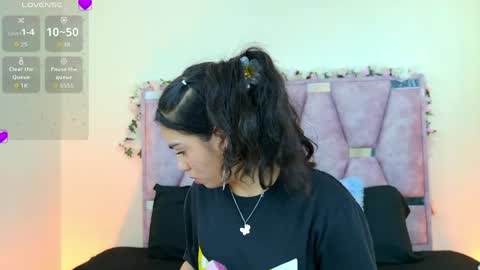 Snapshot of iris_mandarinne chatting on 05/23/26, 05:28 Iris online show from 05/23/26, 05:28