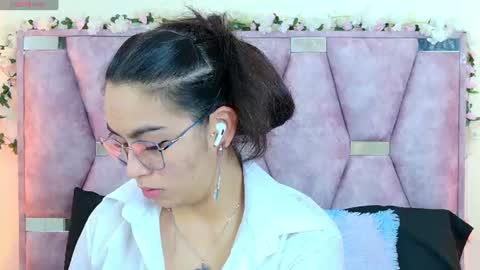 Snapshot of iris_mandarinne chatting on 07/17/26, 04:23 Iris online show from 07/17/26, 04:23