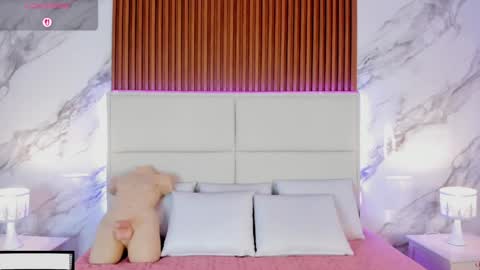 Snapshot of iris_thompson chatting on 04/14/26, 04:07 Iris online show from 04/14/26, 04:07