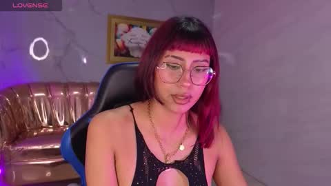 Snapshot of iris_vlahos_s chatting on 11/08/25, 08:51 Iris online show from 11/08/25, 08:51