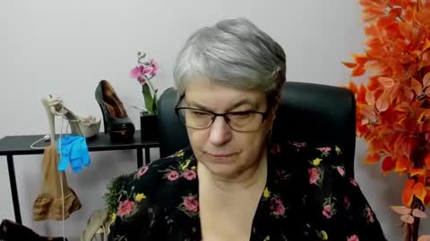 Snapshot of iris_xdesire chatting on 12/03/24, 10:39 I R I S online show from 12/03/24, 10:39