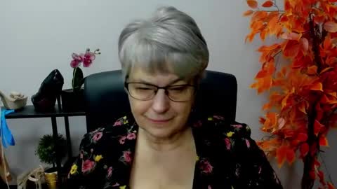 Snapshot of iris_xdesire chatting on 12/05/24, 11:16 I R I S online show from 12/05/24, 11:16
