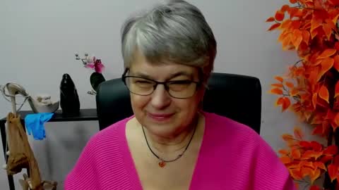 Snapshot of iris_xdesire chatting on 12/06/24, 11:00 I R I S online show from 12/06/24, 11:00