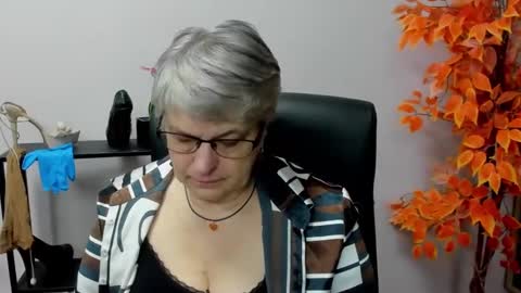 Snapshot of iris_xdesire chatting on 12/11/24, 07:42 I R I S online show from 12/11/24, 07:42
