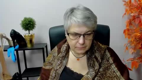 Snapshot of iris_xdesire chatting on 12/31/24, 07:10 I R I S online show from 12/31/24, 07:10