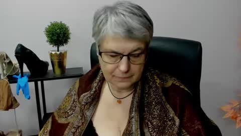 Snapshot of iris_xdesire chatting on 01/03/25, 10:09 I R I S online show from 01/03/25, 10:09