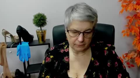 Snapshot of iris_xdesire chatting on 01/08/25, 10:59 I R I S online show from 01/08/25, 10:59