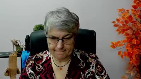 Snapshot of iris_xdesire chatting on 01/20/25, 10:18 I R I S online show from 01/20/25, 10:18