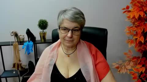 Snapshot of iris_xdesire chatting on 01/31/25, 10:31 I R I S online show from 01/31/25, 10:31