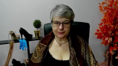 Snapshot of iris_xdesire chatting on 02/13/25, 07:56 I R I S online show from 02/13/25, 07:56