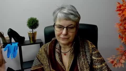 Snapshot of iris_xdesire chatting on 02/20/25, 12:04 I R I S online show from 02/20/25, 12:04