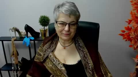 Snapshot of iris_xdesire chatting on 02/24/25, 10:48 I R I S online show from 02/24/25, 10:48