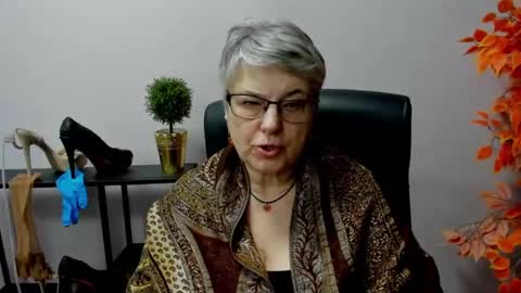 Snapshot of iris_xdesire chatting on 02/25/25, 10:58 I R I S online show from 02/25/25, 10:58