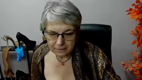 Snapshot of iris_xdesire chatting on 02/25/25, 02:00 I R I S online show from 02/25/25, 02:00