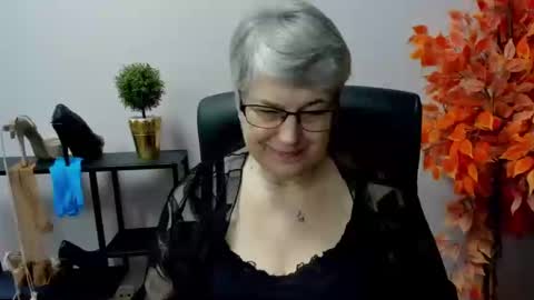 Snapshot of iris_xdesire chatting on 03/03/25, 10:49 I R I S online show from 03/03/25, 10:49