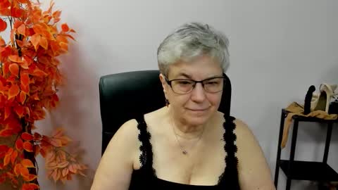 Snapshot of iris_xdesire chatting on 10/15/25, 07:08 I R I S online show from 10/15/25, 07:08
