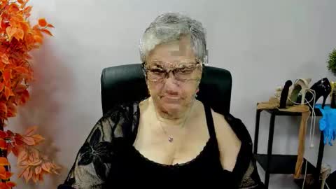 Snapshot of iris_xdesire chatting on 10/27/25, 07:23 I R I S online show from 10/27/25, 07:23