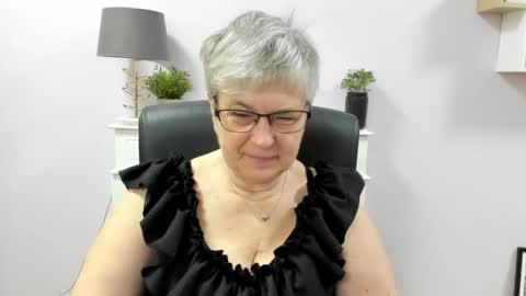I R I S online show from 05/28/26, 06:32