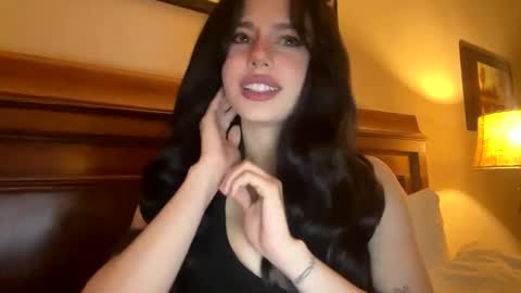 Snapshot of irisbabyyyyyyy chatting on 04/22/26, 01:52 irisbabyyyyyyy online show from 04/22/26, 01:52