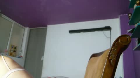 Snapshot of irisbell_ chatting on 12/14/24, 04:52 Camilla online show from 12/14/24, 04:52