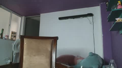 Snapshot of irisbell_ chatting on 01/17/25, 05:51 Camilla online show from 01/17/25, 05:51