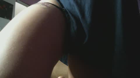 Snapshot of irisbell_ chatting on 01/18/25, 01:40 Camilla online show from 01/18/25, 01:40