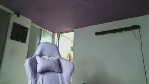 Snapshot of irisbell_ chatting on 02/06/25, 11:43 Camilla online show from 02/06/25, 11:43