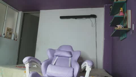 Snapshot of irisbell_ chatting on 02/27/25, 01:17 Camilla online show from 02/27/25, 01:17