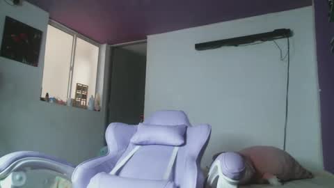 Snapshot of irisbell_ chatting on 03/04/25, 04:30 Camilla online show from 03/04/25, 04:30