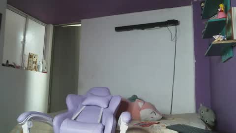 Snapshot of irisbell_ chatting on 03/09/25, 02:54 Camilla online show from 03/09/25, 02:54