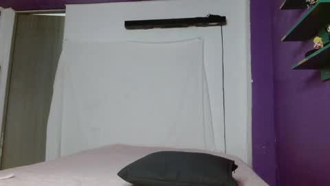 Snapshot of irisbell_ chatting on 05/30/26, 06:54 Camilla online show from 05/30/26, 06:54