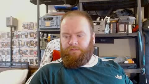Snapshot of irishdaddy24 chatting on 04/02/26, 11:52 twitter theirishman205 online show from 04/02/26, 11:52
