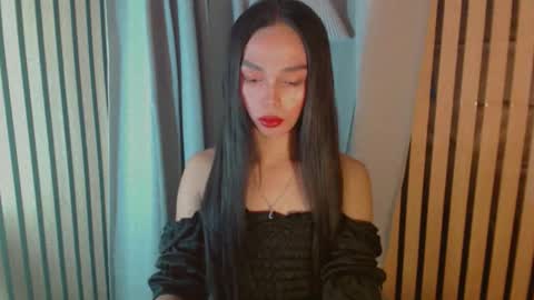 Snapshot of irishlovesyou chatting on 03/18/26, 02:37 IRISH AND TRIXIE online show from 03/18/26, 02:37