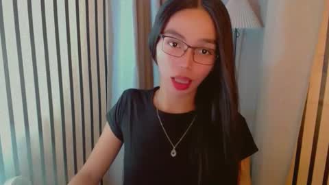 Snapshot of irishlovesyou chatting on 03/28/26, 02:33 IRISH AND TRIXIE online show from 03/28/26, 02:33